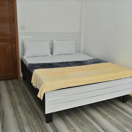 Shiny Cot Double Room With Garden View Нувара Елия Екстериор снимка